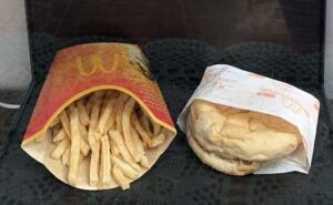 n822nfjs_mcdonalds-iceland-burger_625x300_01_november_194608173562635524166